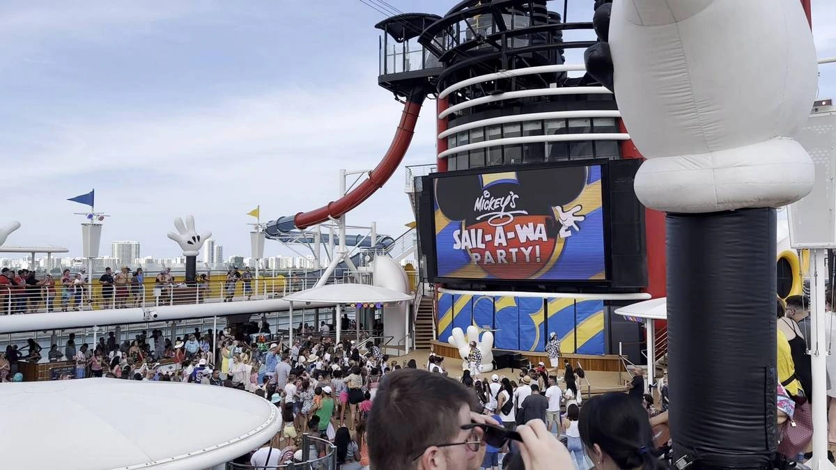Disney Magic Mickey Sail away party.webp