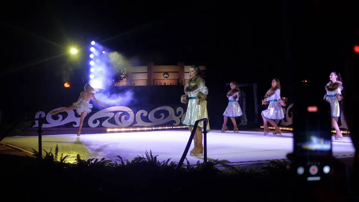 Disney Jollywood Nights ice skating show.webp