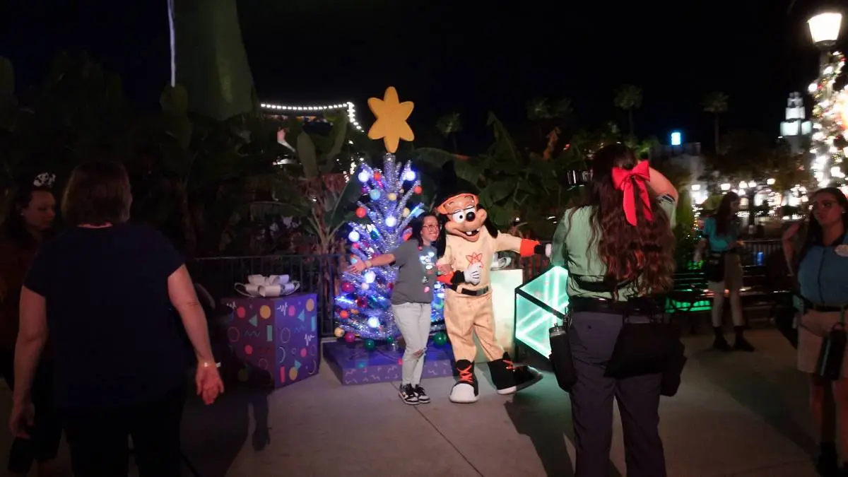 Disney Jollywood Nights character Max.webp