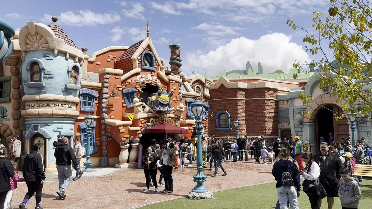 Roger Rabbit's Car Toon Spin entrance.webp