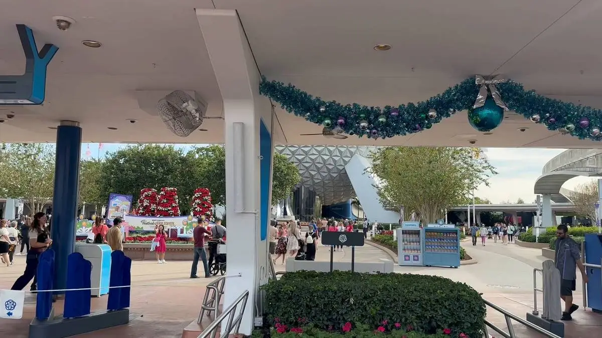 Experience a Magical Holiday Season with Disney!