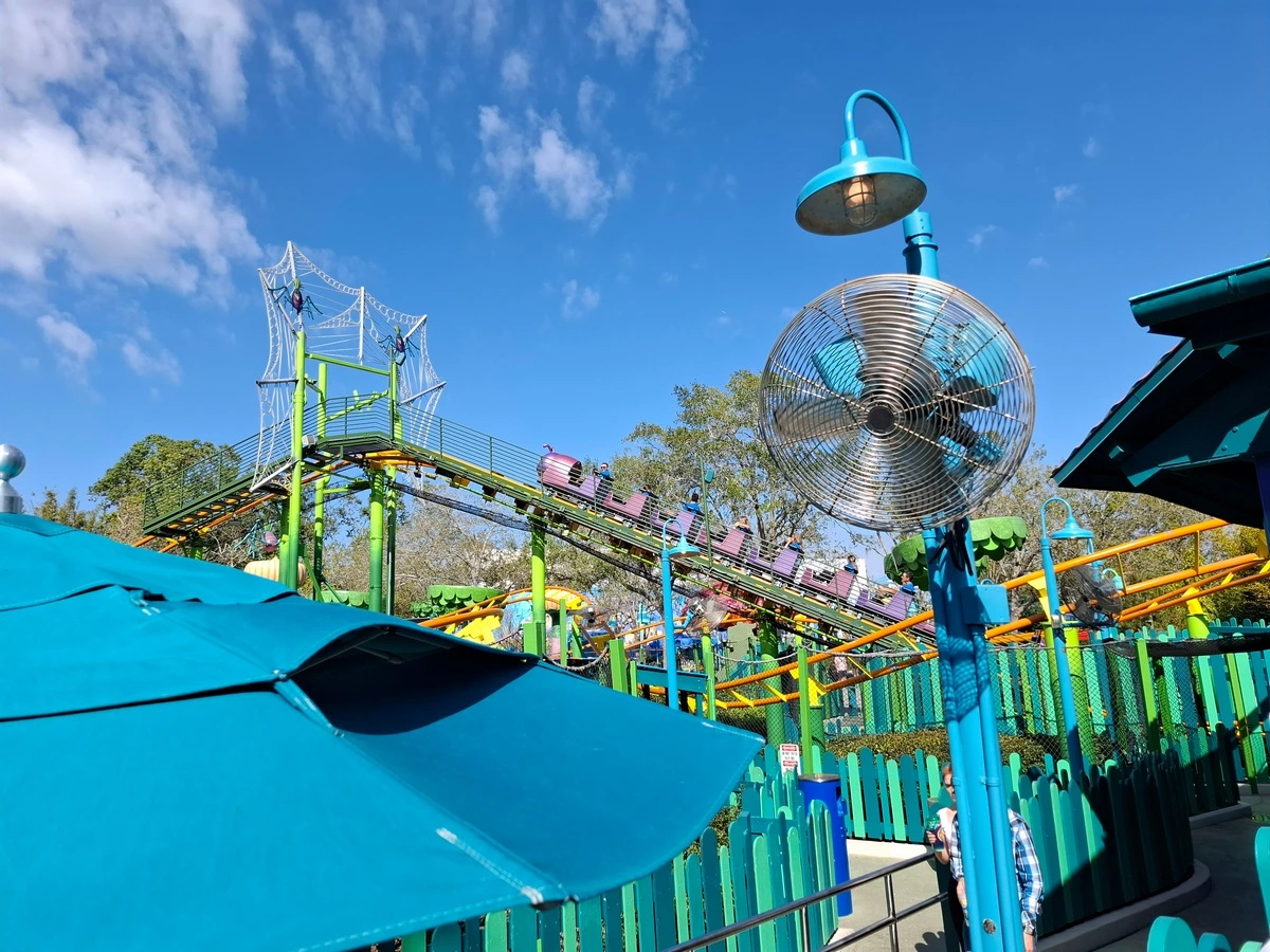 Trolls Trollercoaster ride.webp