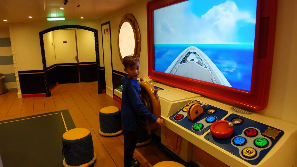 Disney Wonder Oceaneer Club.webp