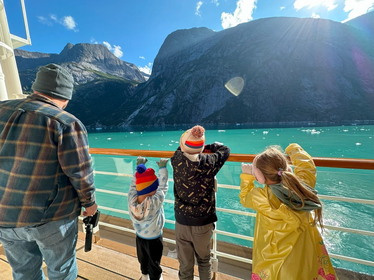 Disney Cruise Line alaska Glacier.webp