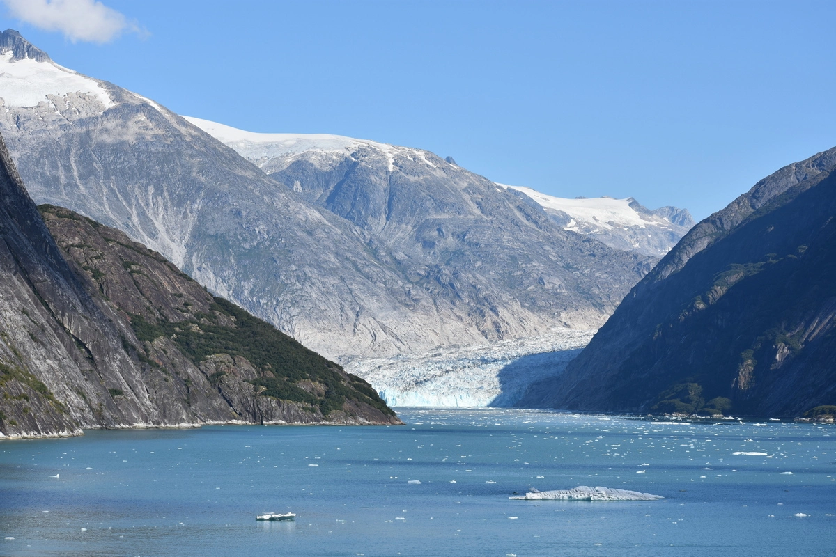 Disney Cruise Line alaska dawes glacier.webp