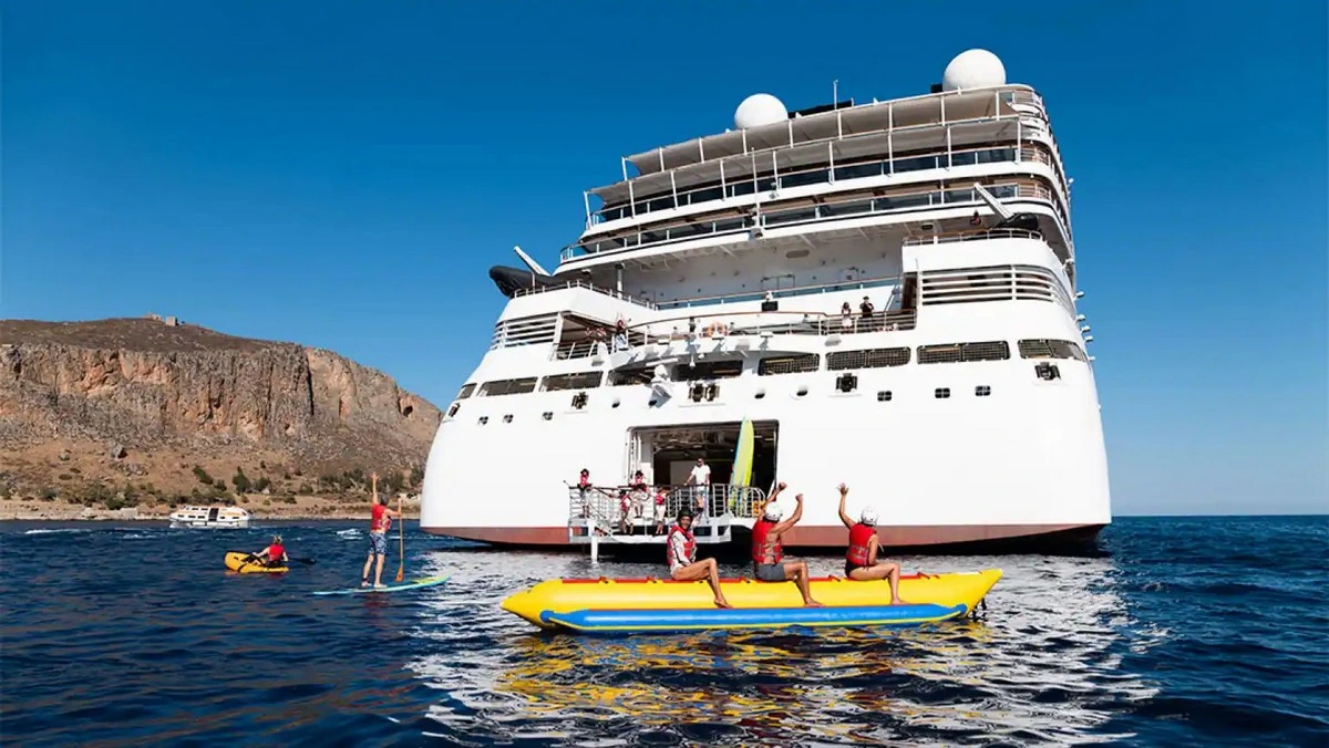 Seabourn Cruise Line marina day.webp
