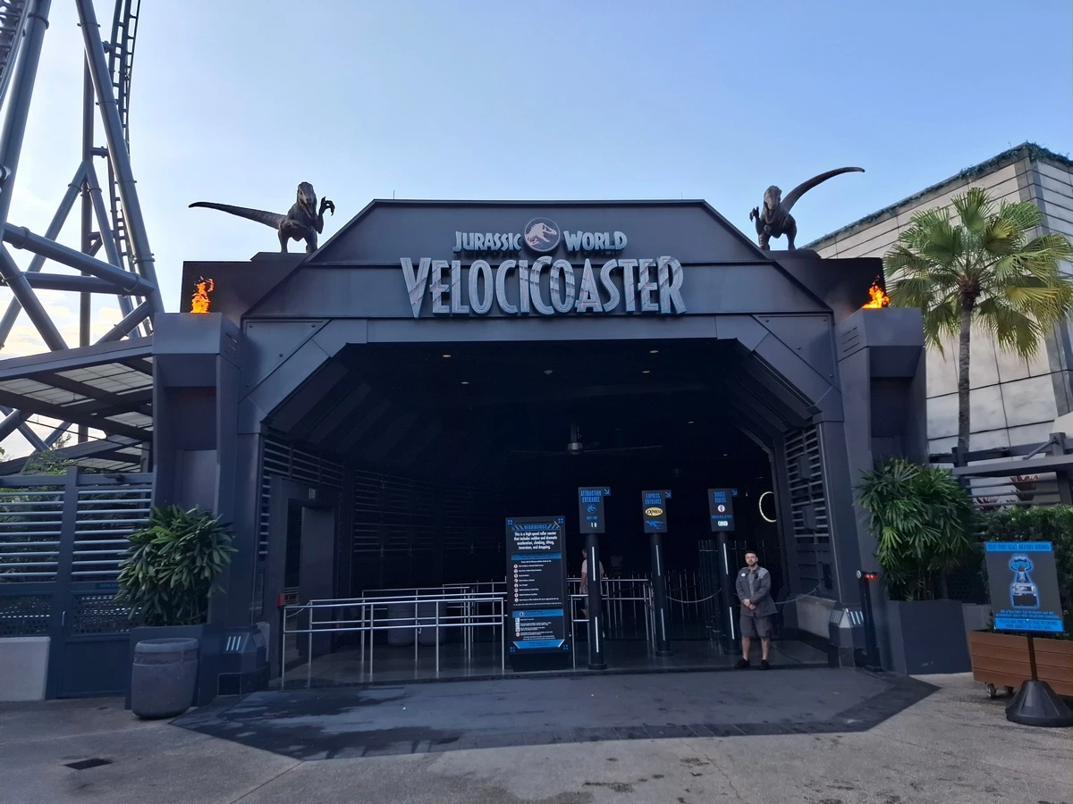 Velocicoaster Entrance.webp