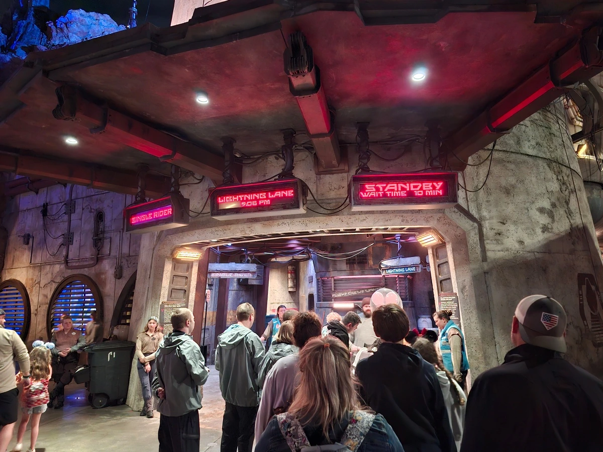 Millenium Falcon Smugglers Run entrance.webp