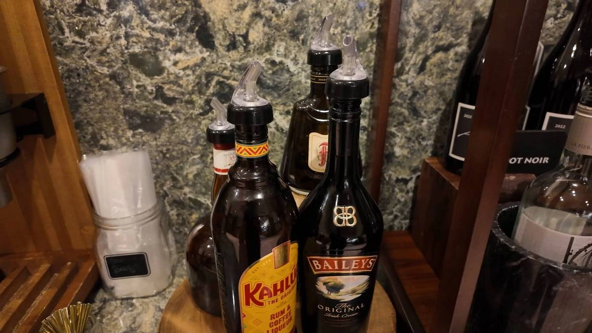 Disney World Club Level Concierge drinks.webp