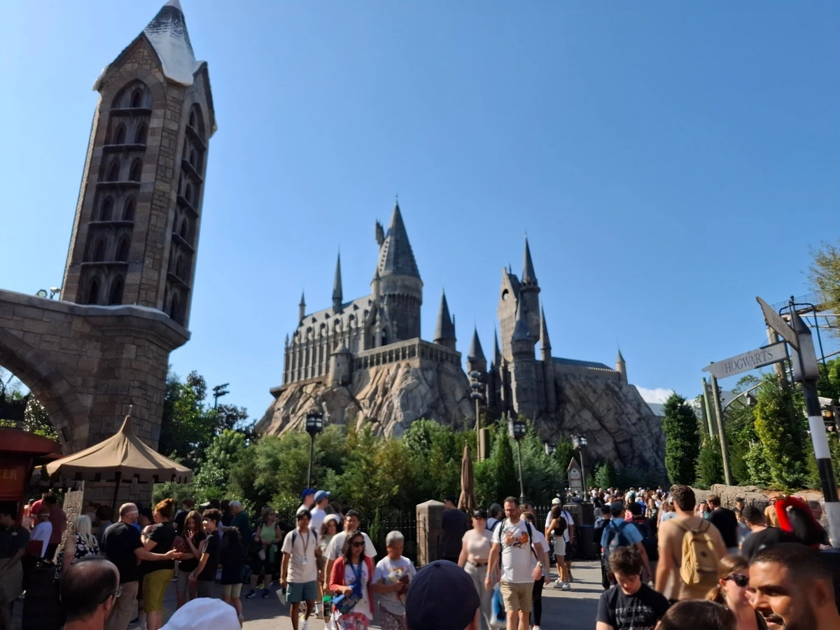 Islands of Adventure Hogwarts Castle afar.webp