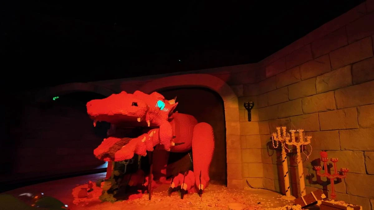 LEGOLAND The Dragon animatronic.webp