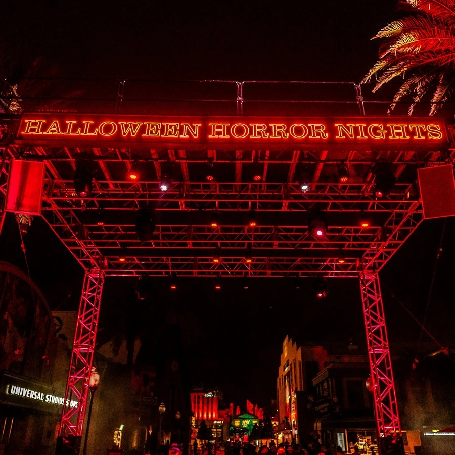 Halloween Horror Nights intro entrance.webp