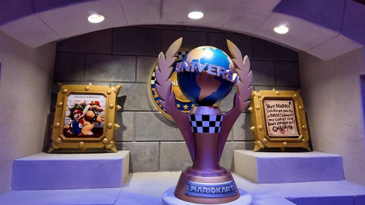 Mario kart Bowsers Challenge trophy.webp