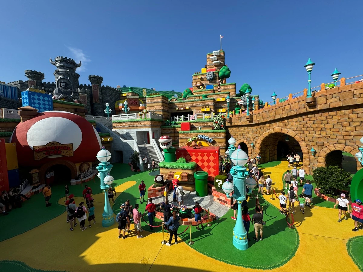 Epic Universe Super Nintendo World scenery.webp