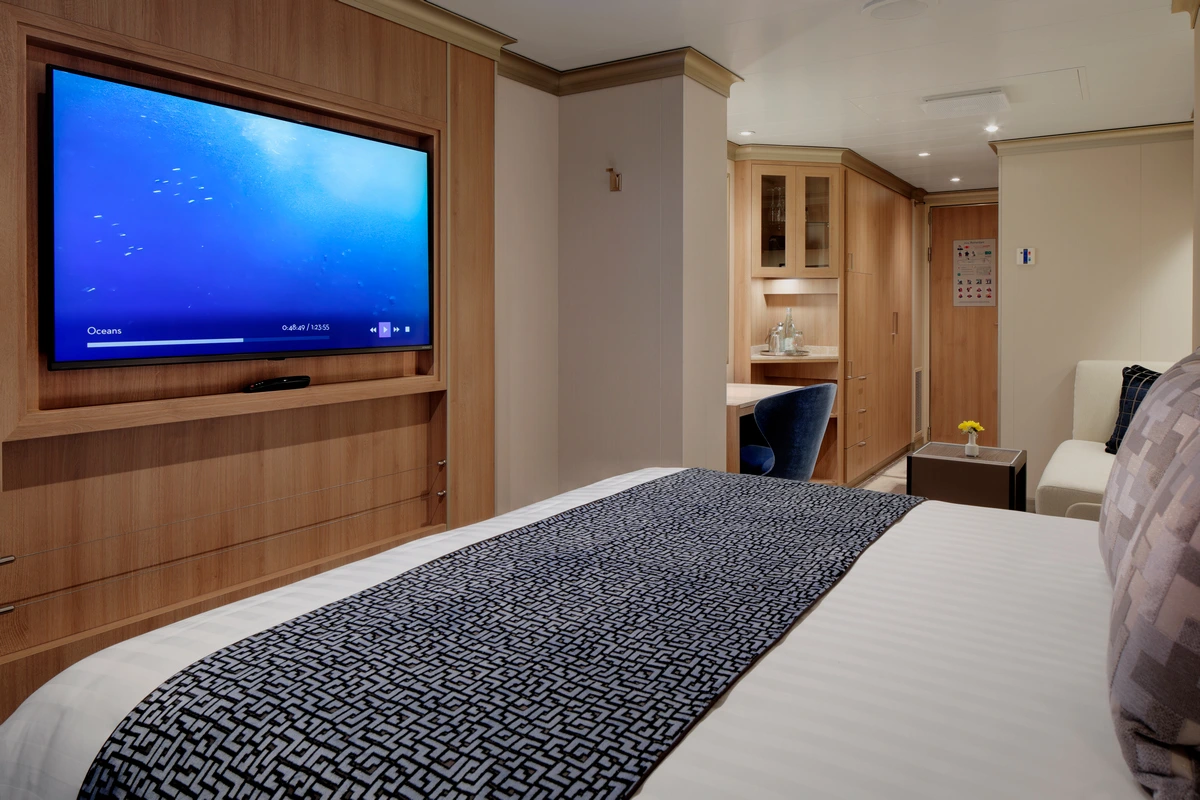 Holland America Vista Suite.webp