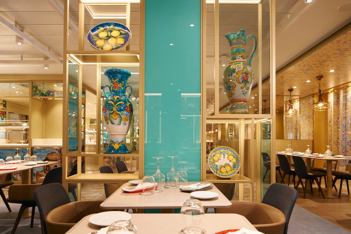 Costa Cruises Le Anfore restaurant.webp