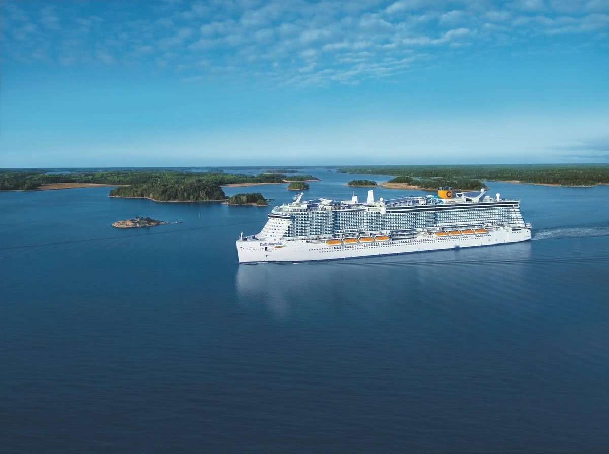 Costa Smeralda ship aerial view.webp