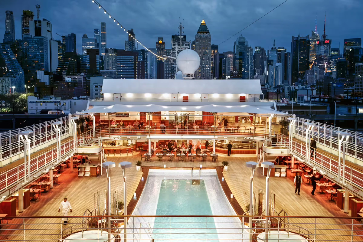 Silversea Silver Muse pool.webp
