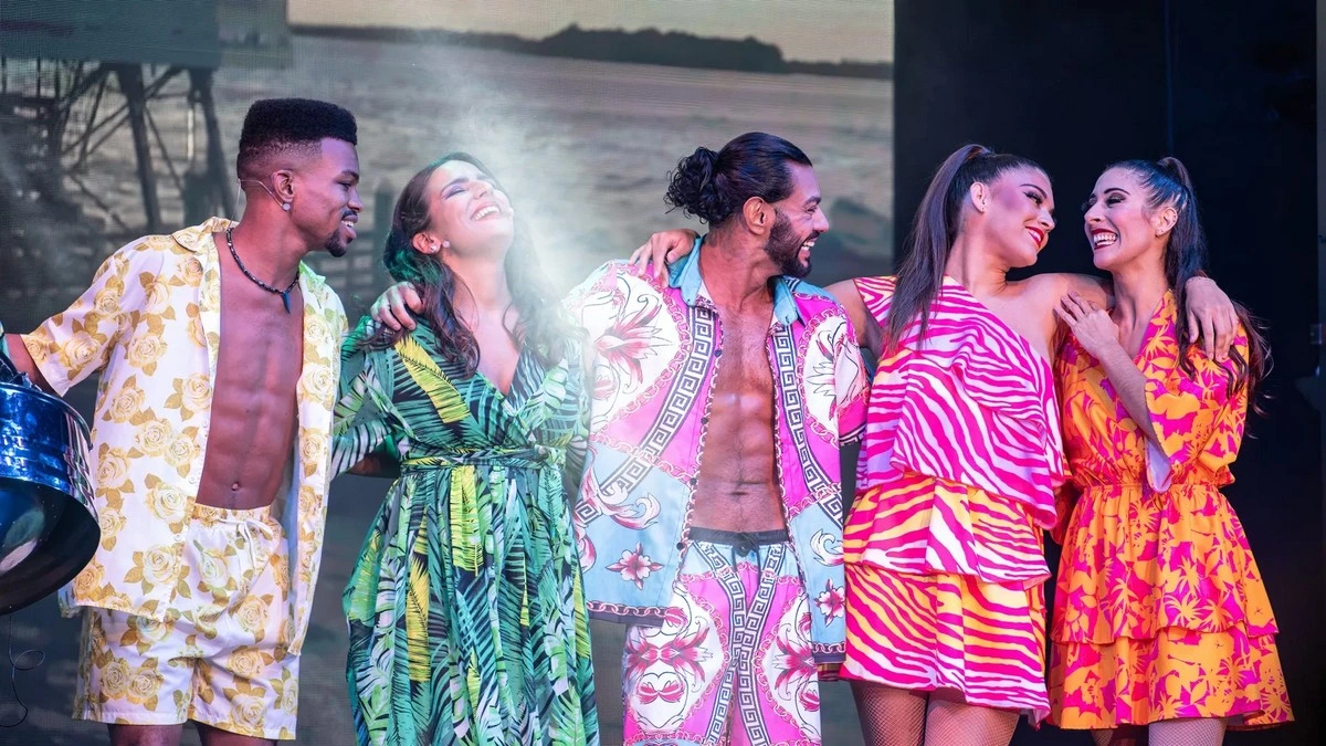 Margaritaville at Sea dancers live show.webp