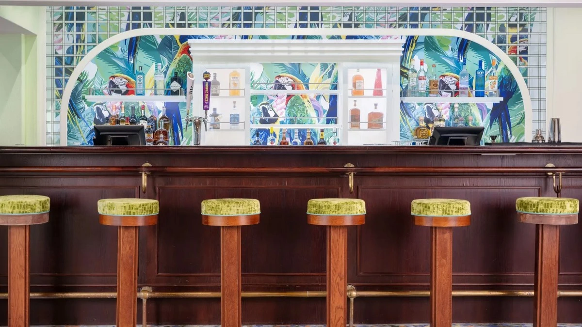 Margaritaville at Sea bar.webp