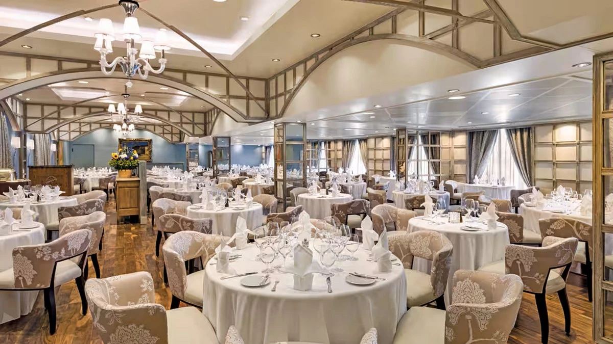 Oceania Cruises Jacques Restaurant.webp