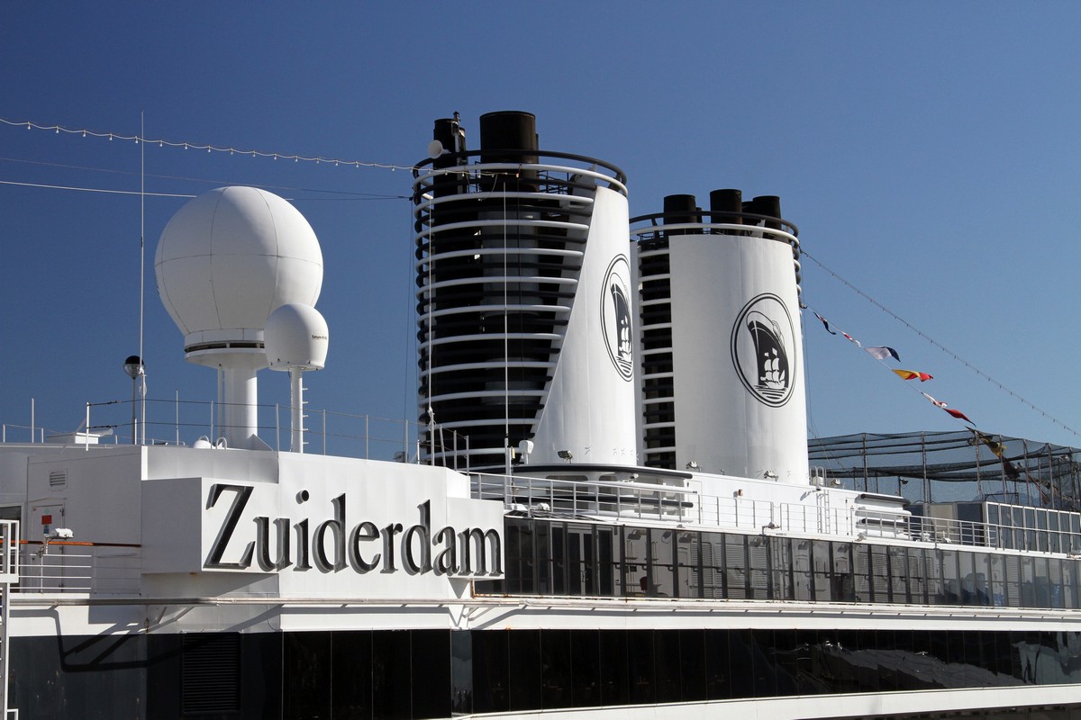 Holland America Zuiderdam.jpg