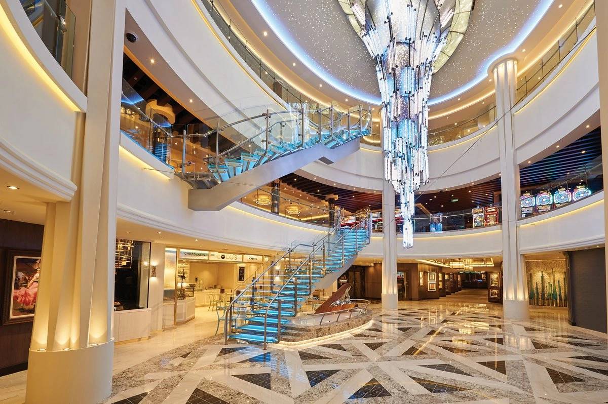 Norwegian Bliss inside atrium.webp