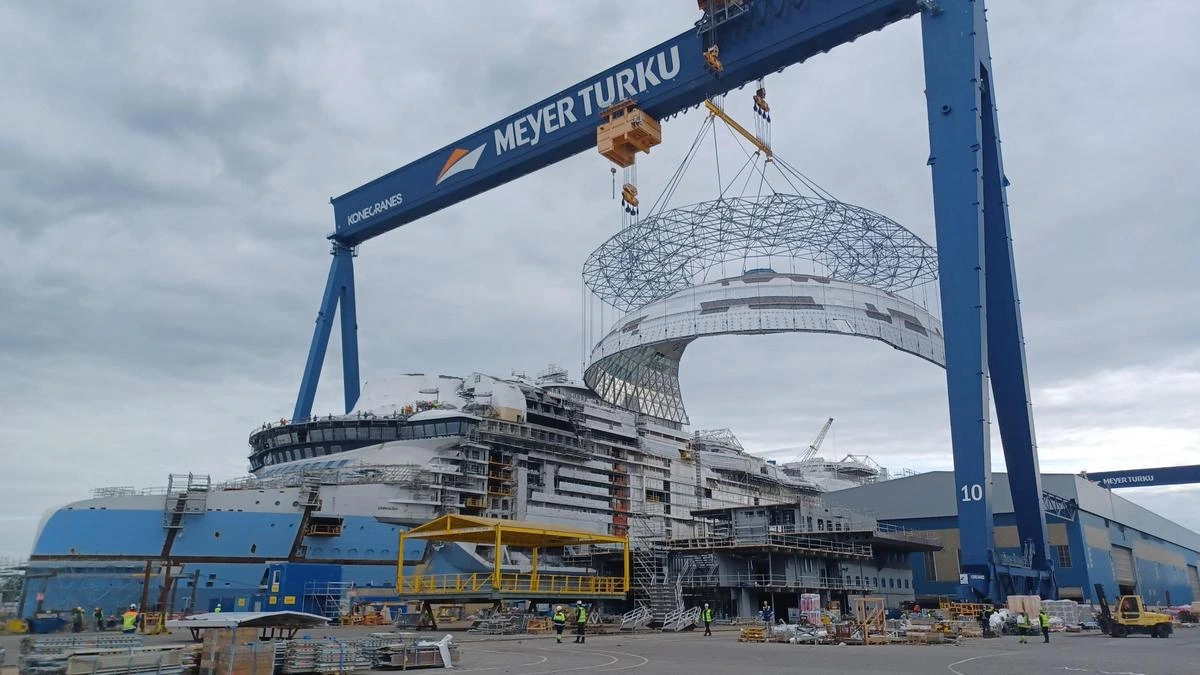 Legend of the Seas construction 2.webp