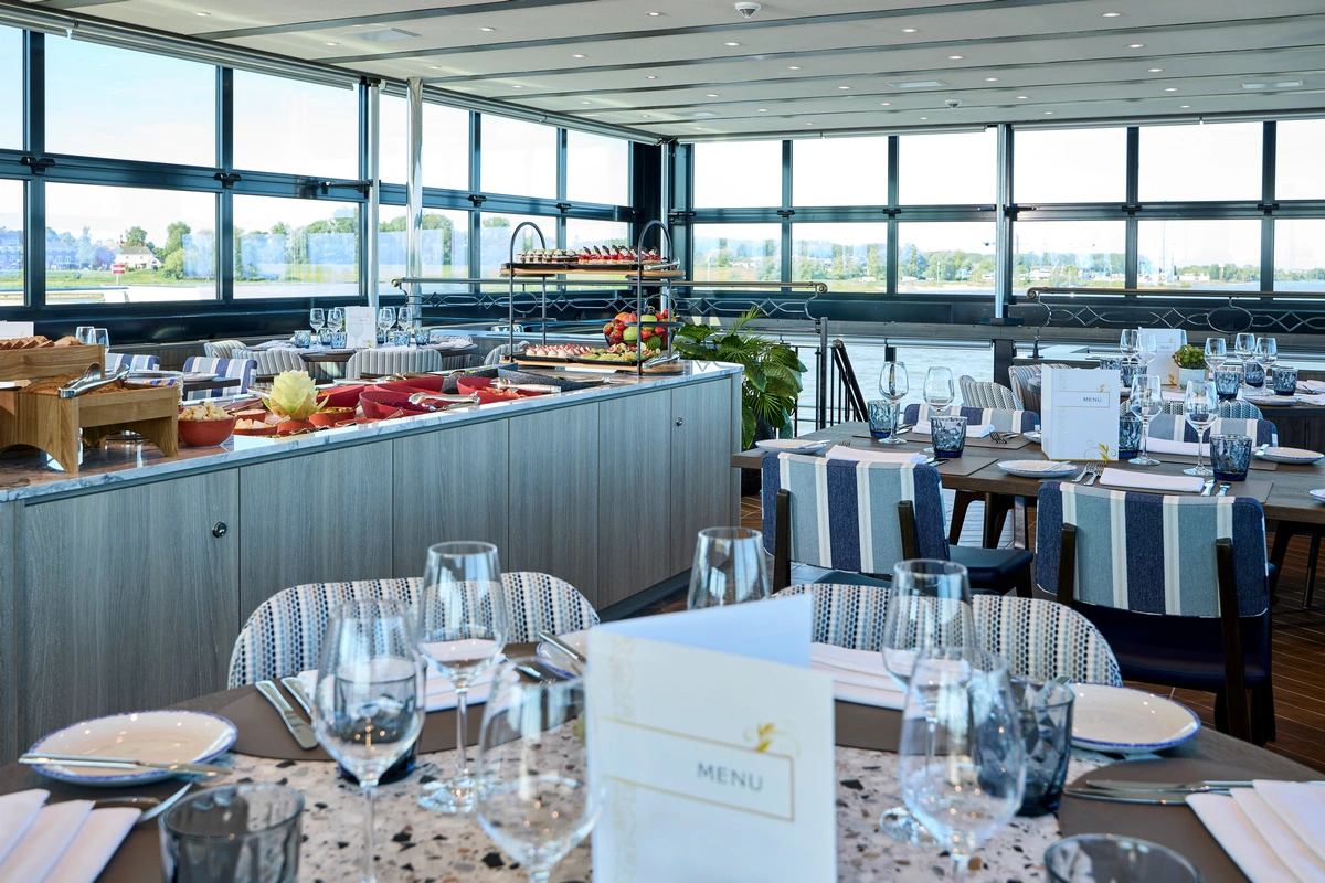 VIVA Cruises Porto Mirante Bistro.webp