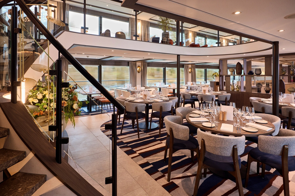 VIVA Cruises Riverside Restaurant.webp