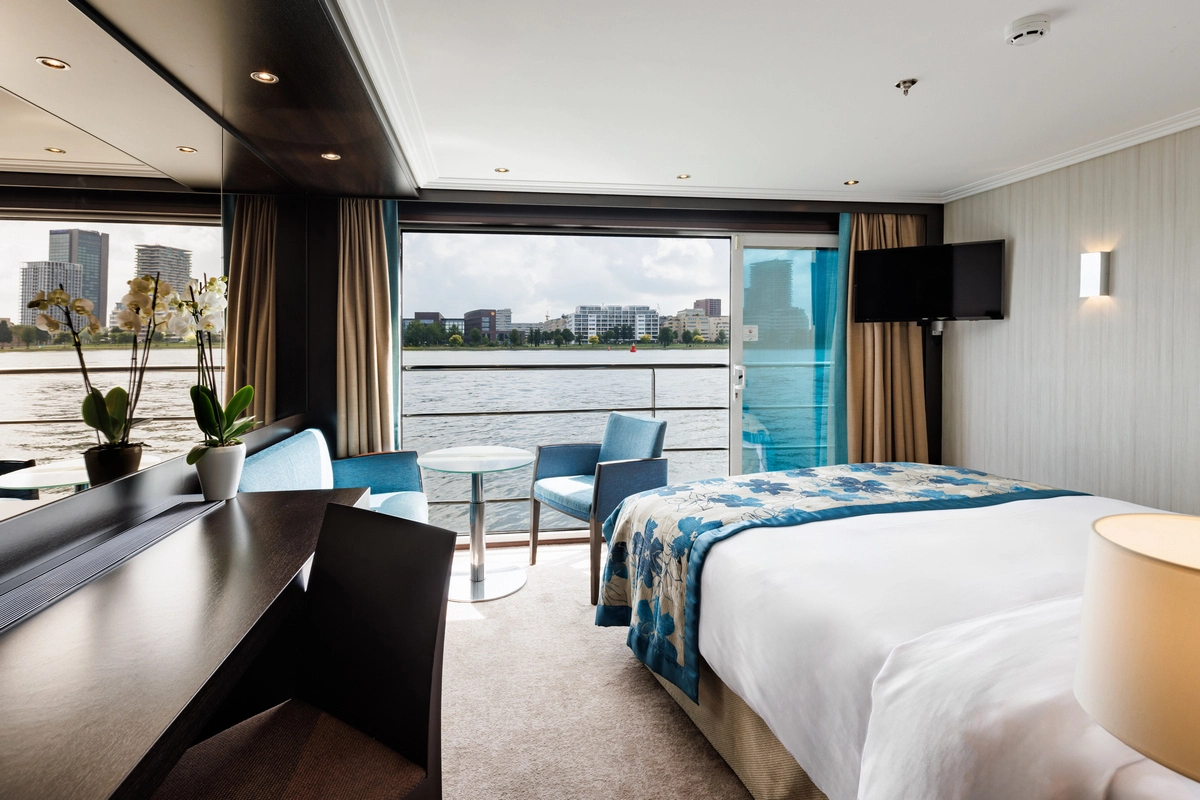 Avalon Waterways Vista Panorama Suite.webp