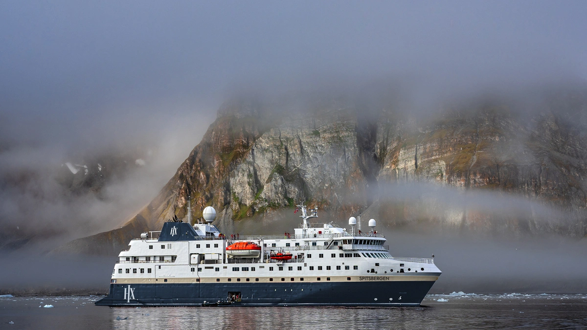 HX Hurtigruten Expeditions Spitsbergen.webp