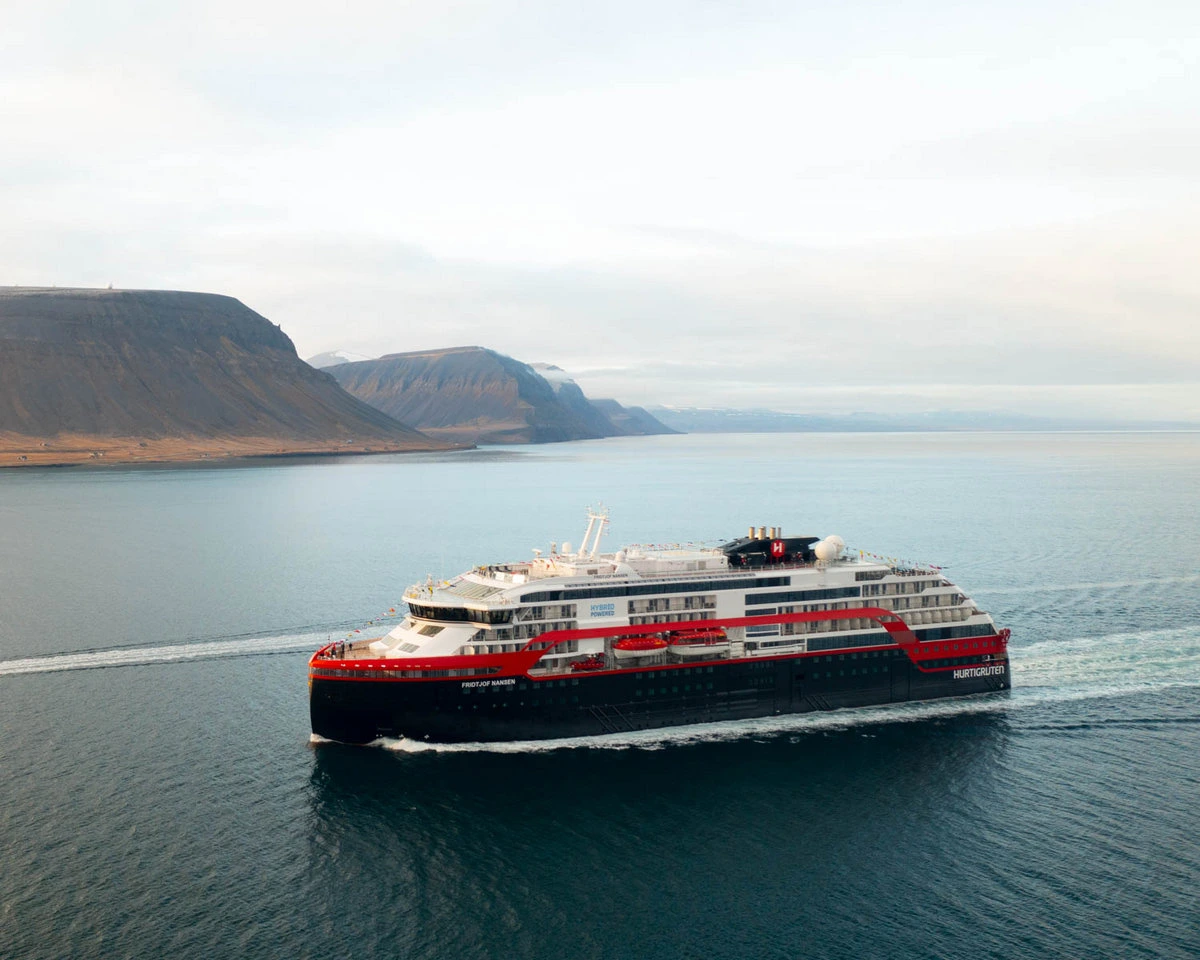 HX Hurtigruten Expeditions Fridtjof Nansen.webp