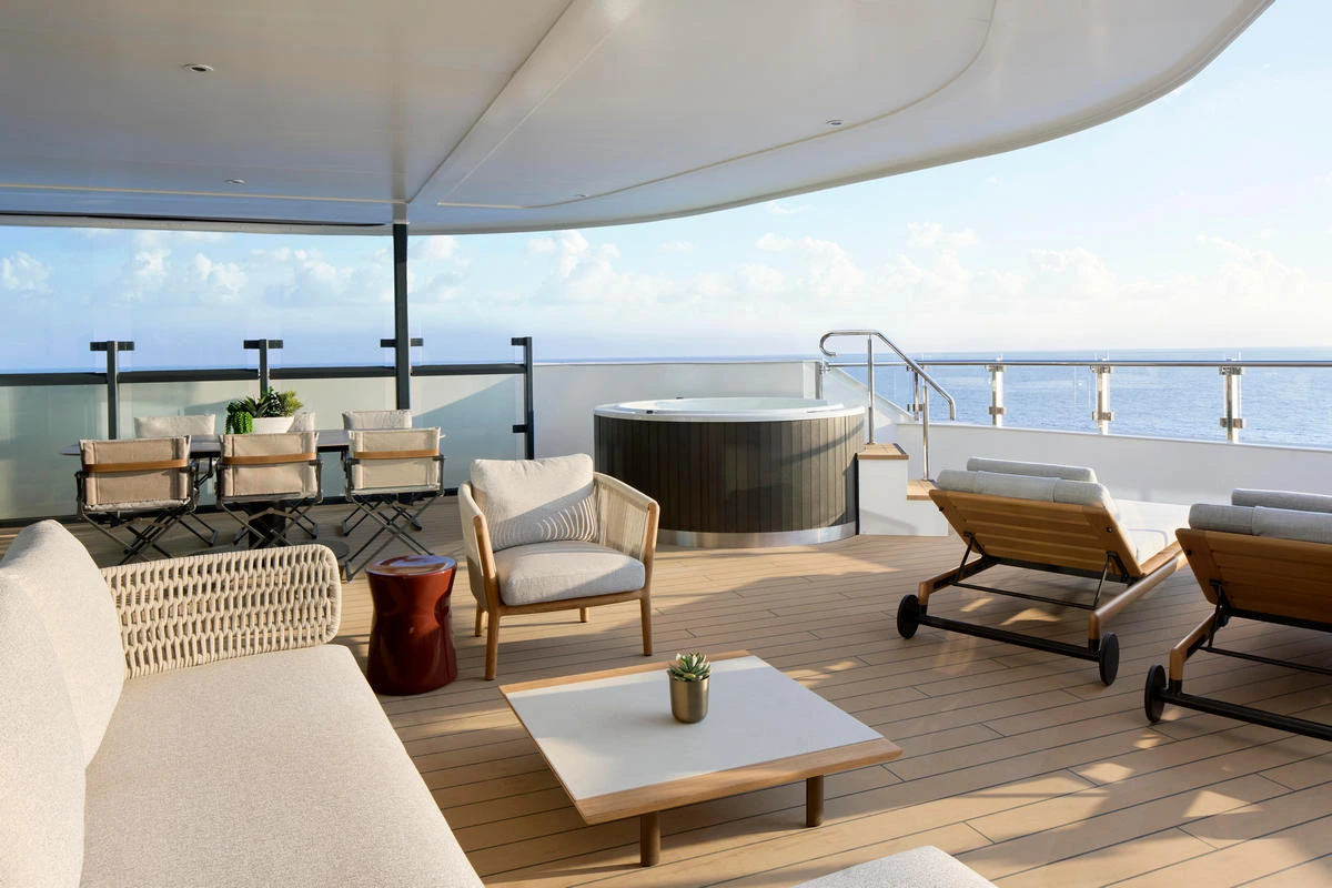 Ritz-Carlton Yacht Owners Suite.webp