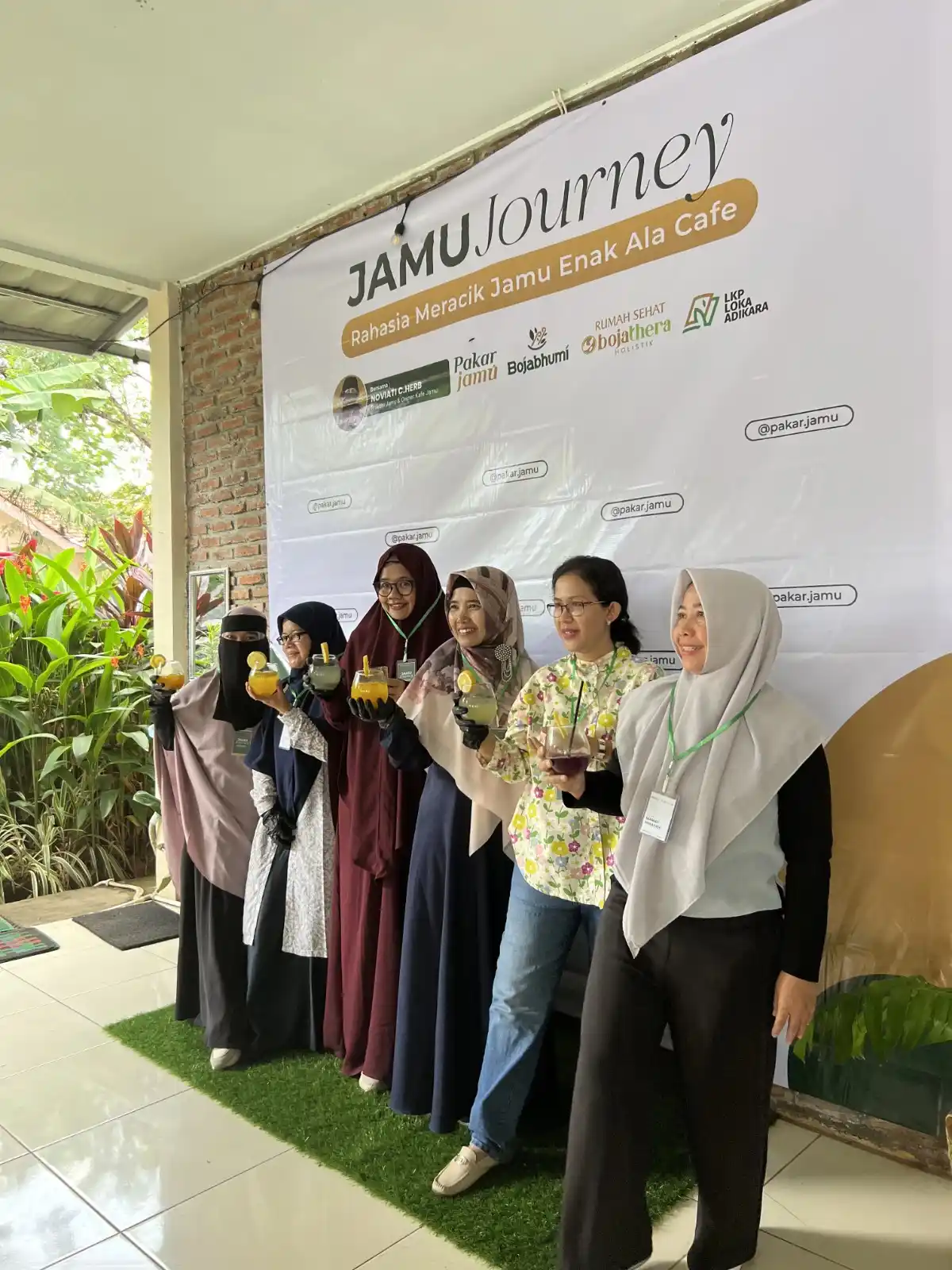 Thumbnail video peserta memahami bisnis jamu modern