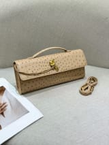 Knitted Single-shoulder Crossbody Bag - Image 13