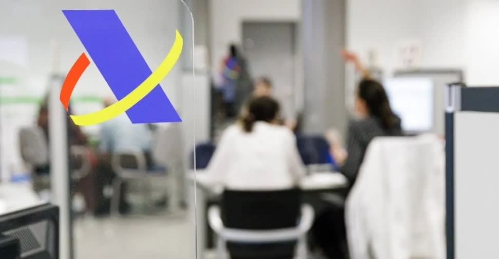 El Gobierno rectifica: los beneficiarios del paro no estarán obligados a presentar la renta en 2025