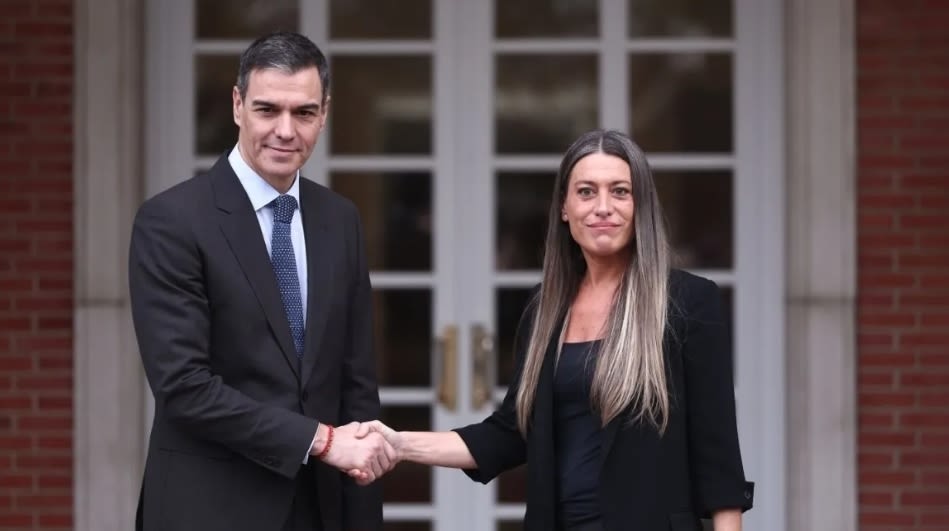 El Gobierno se arrodilla ante Junts: solo 30 menas para Cataluña