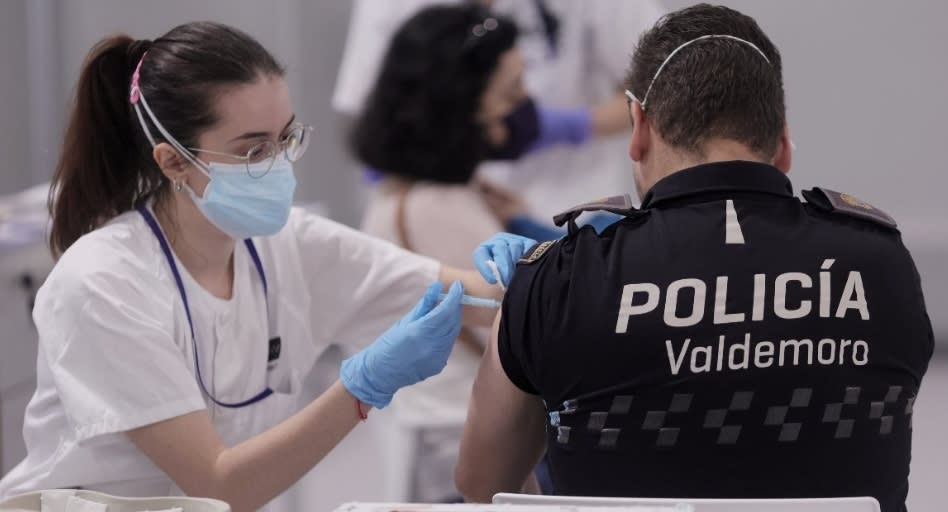 El Estado deberá afrontar una ola de demandas tras un fallo pionero sobre la vacuna COVID