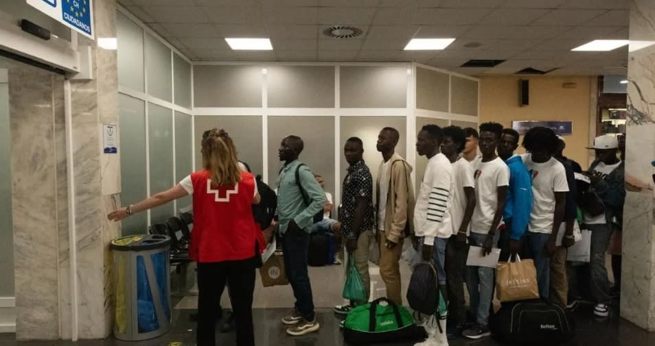 Canarias exige que el Gobierno se haga cargo ya de los mil menores