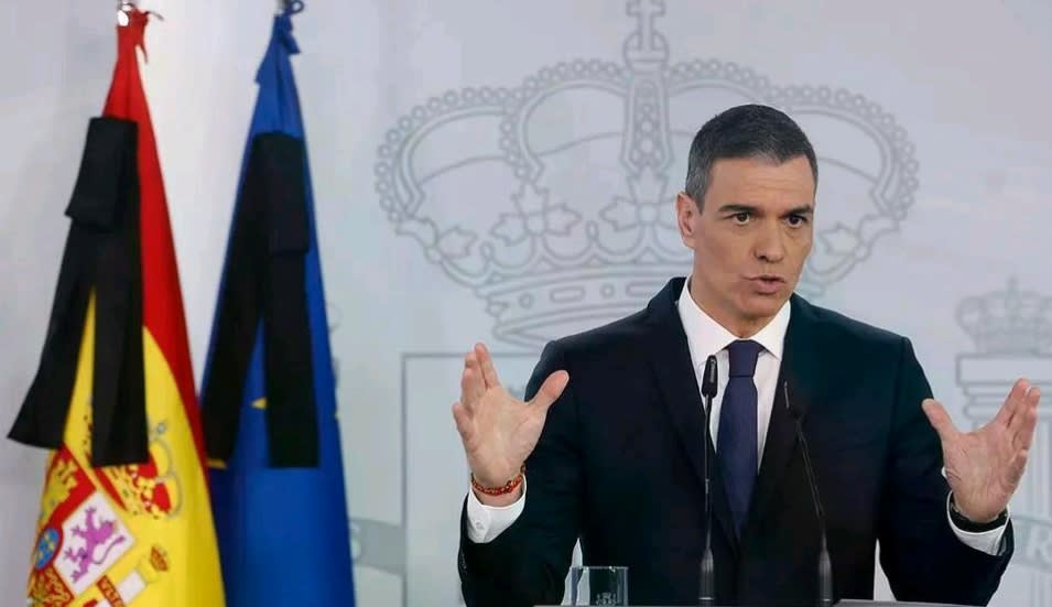 El giro que le faltaba a Sánchez: de no es prioritario "reforzar los arsenales" a un gasto récord