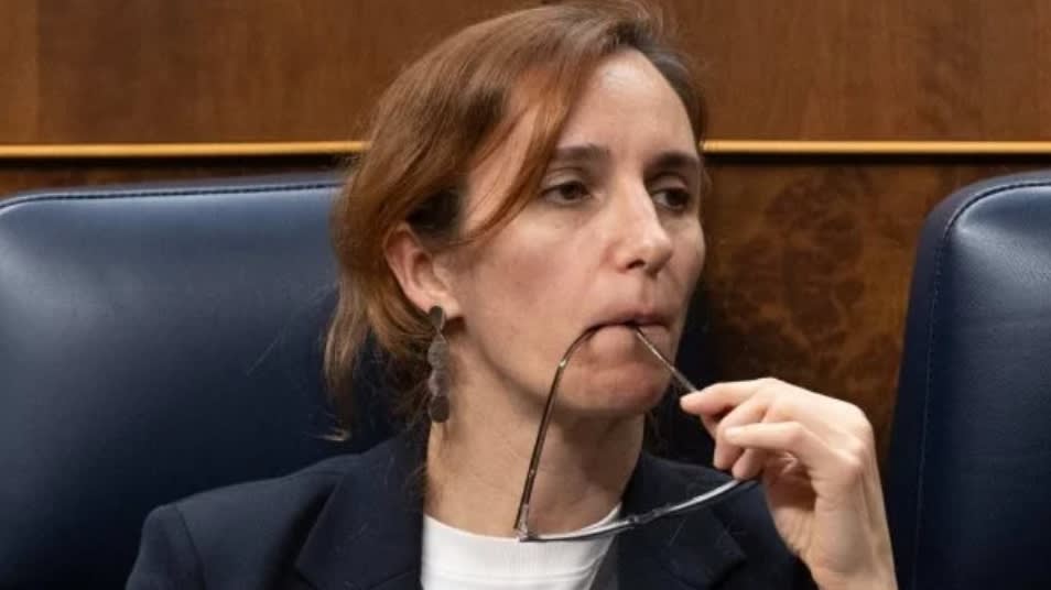 Mónica García se enfrenta a una tormenta de 400 alegaciones contra su Ley del Medicamento