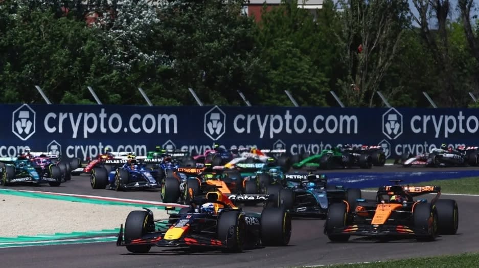 Fracaso de Alonso y Sainz ante el aplastante dominio de Verstappen