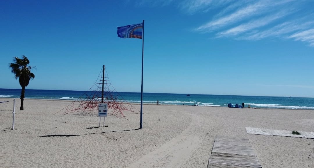 Burriana refuerza el mantenimiento de sus playas con dos nuevas contrataciones
