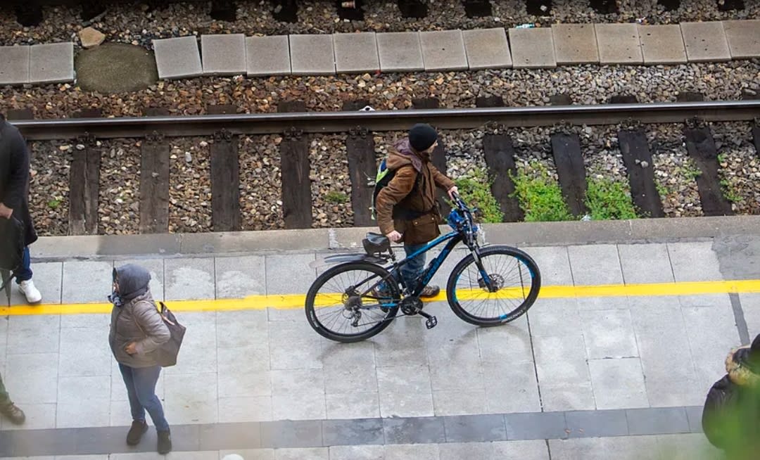Óscar Puente anuncia que a partir del 15 de julio se podrá viajar en trenes Avant con bicicletas sin desmontar