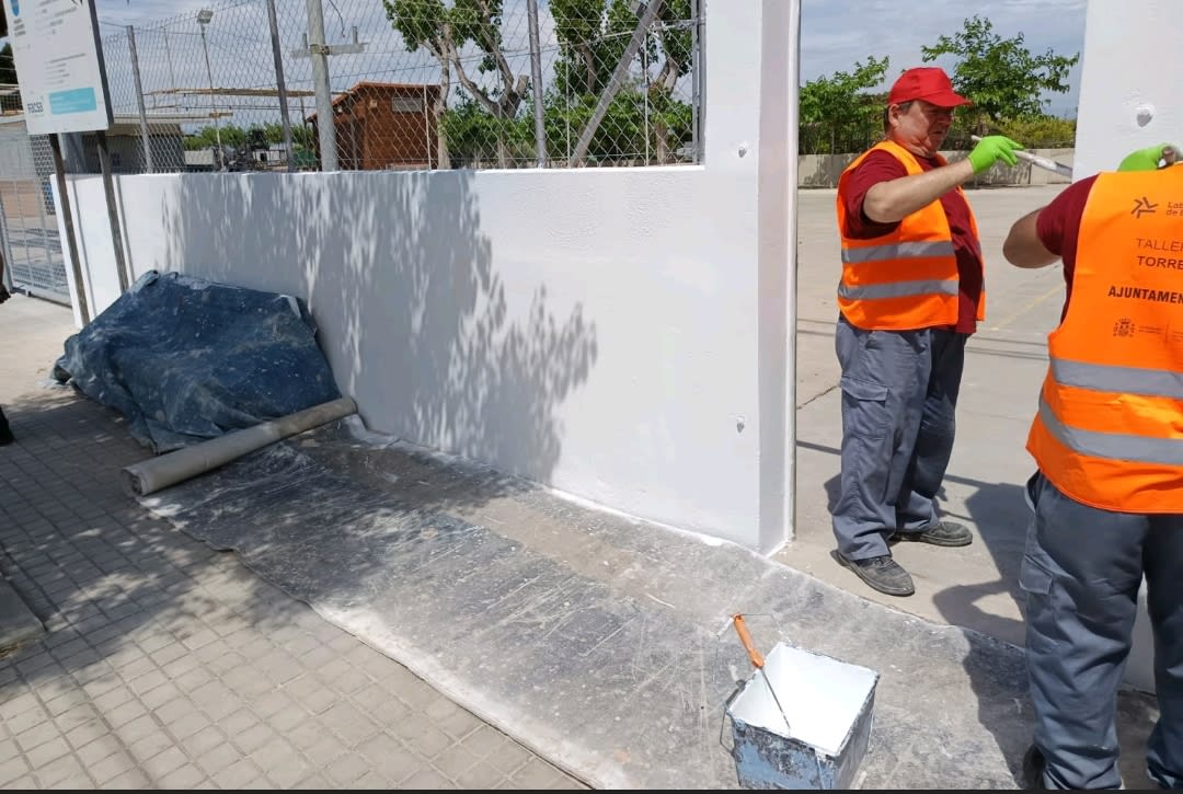 Burriana mejora las antiguas escuelas de Santa Bárbara con el taller de empleo "Torre de la Mar"