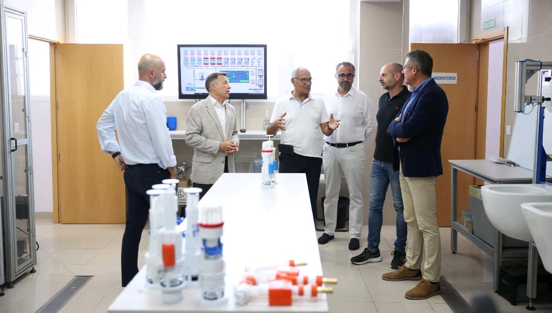 Monferrer visita la compañía burrianense Idrospania Technic