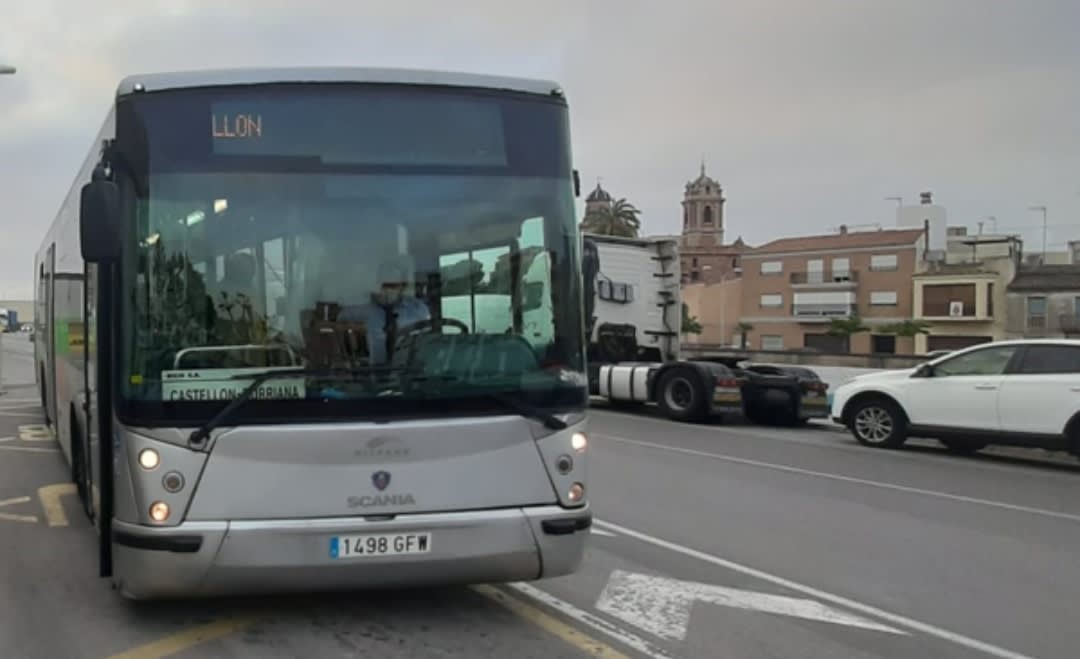 Burriana acuerda con Almassora mantener el servicio de autobús universitario a la UJI y ampliarán el recorrido hasta el Puerto