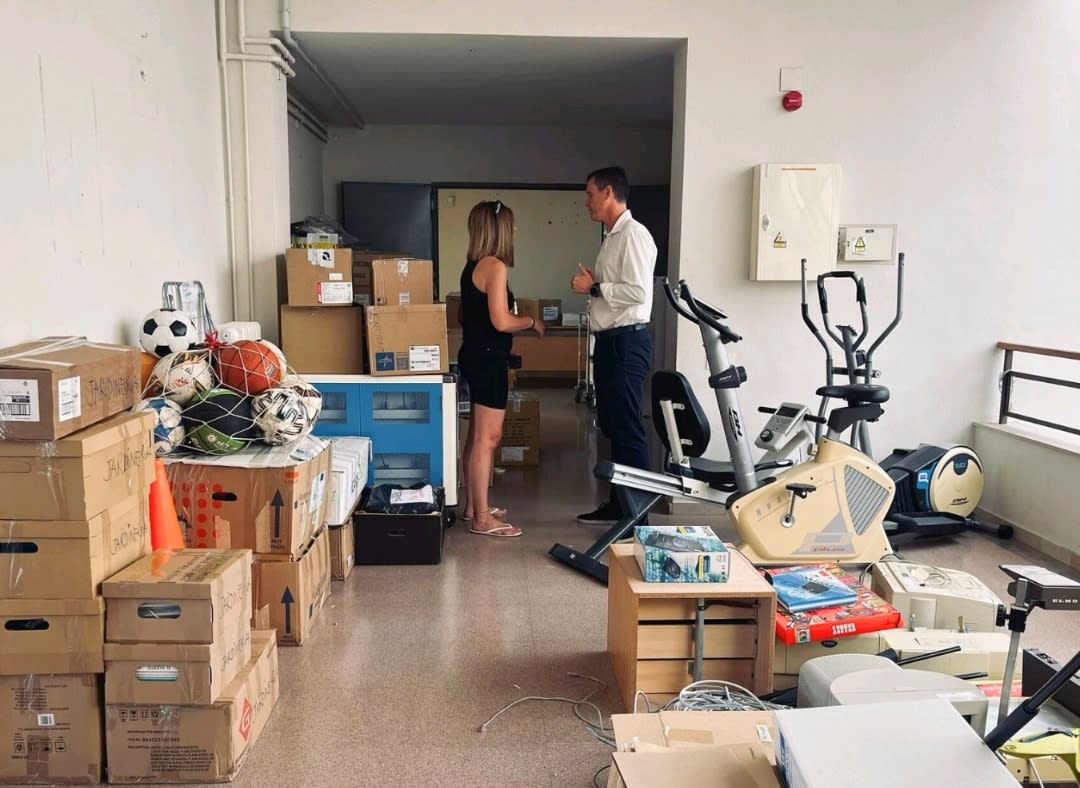 El CEE Pla d'Hortolans de Burriana inicia el traslado a su ubicación provisional para dar paso a las obras de renovación del centro