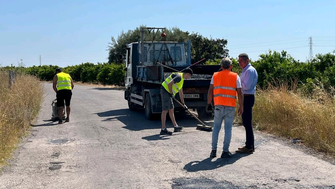 Burriana inicia trabajos de mejora del firme en caminos rurales y vías urbanas con una inversión superior a los 110.000 euros